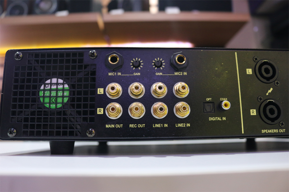 Amply đèn Karaoke NAVISON AUDIO No.206 BLUETOOTH SAIGON HD